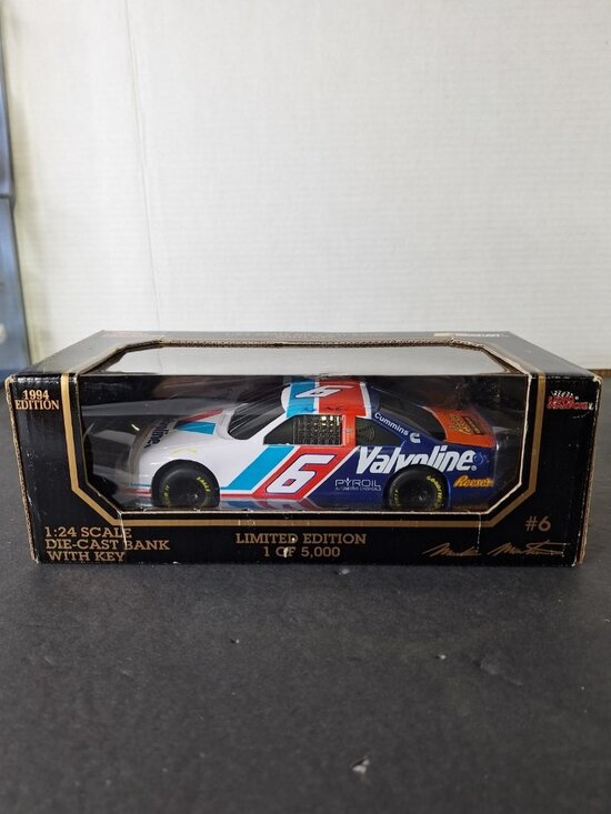 Racing Champions Other - 1994 1/24 Mark Martin Nascar #6 Valvoline NASCAR Stock Car Die Cast BANK